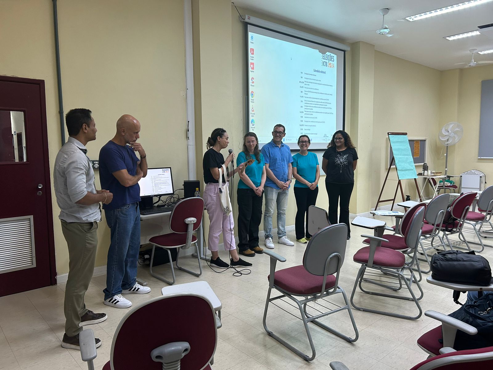 Equipe em capacitação na área de manejo e bem-estar animal 