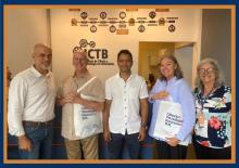 Pesquisadores posando da recepção do ICTB
